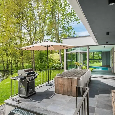 Holiday home Modern With Indoor Swimming Pool, In The Middle Of The Noiseaux Nature Noiseux